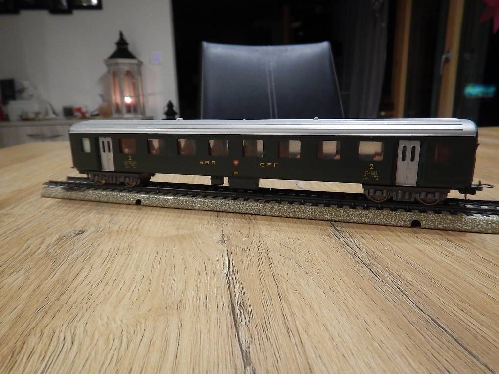Modelleisenbahnen: SBB 2. Klasse Wagen  – Gebraucht aus Frutigen von Tony1813
