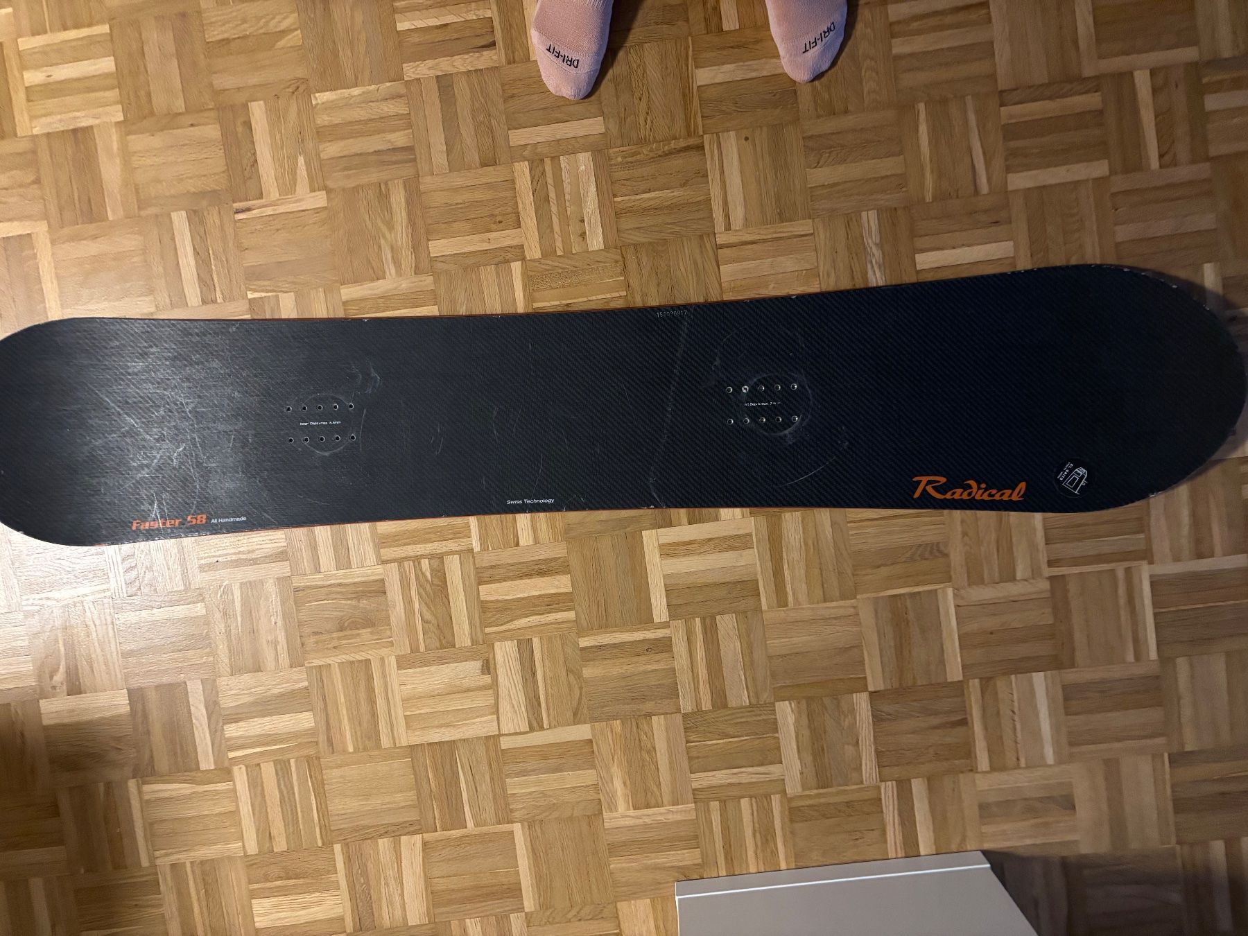 Radical Boards: Carbon Radical Snowboard – D'occasion à Hinwil par Zimizimpi 1