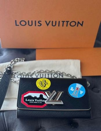 Louis Vuitton Twist Wallet on Chain Limited Edition, schwarz