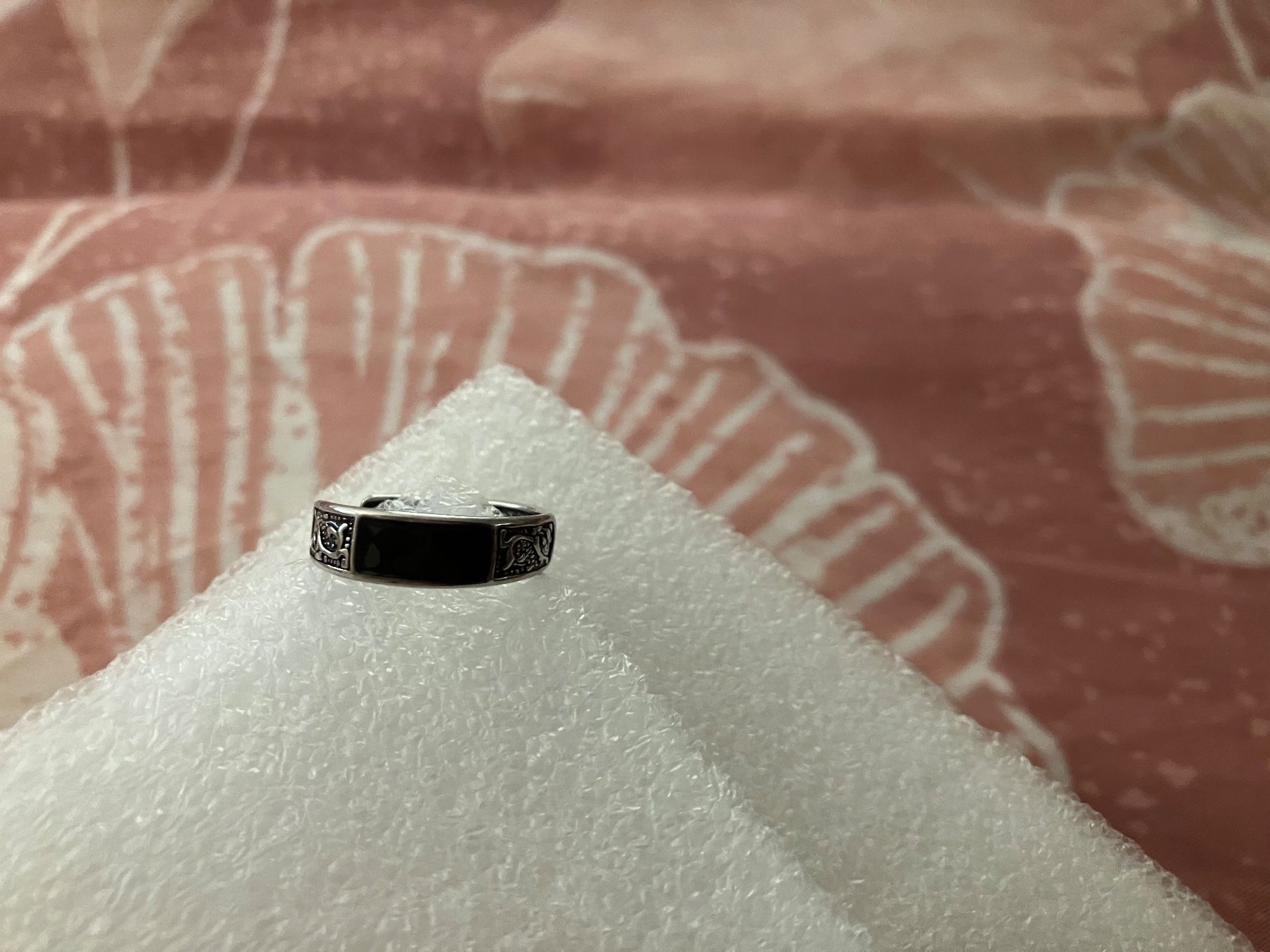 Anelli: Ring mit schwarzer Schmuckplatte und silberf. Einfassung – Nuovo (secondo la descrizione) da Affoltern am Albis venduto da Dlotti 2