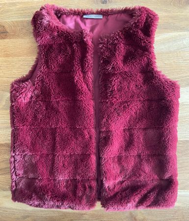 Flauschige Weste BORDEAUX, 134cm