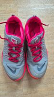 Nike Sportschuhe für drinnen - Grösse 39