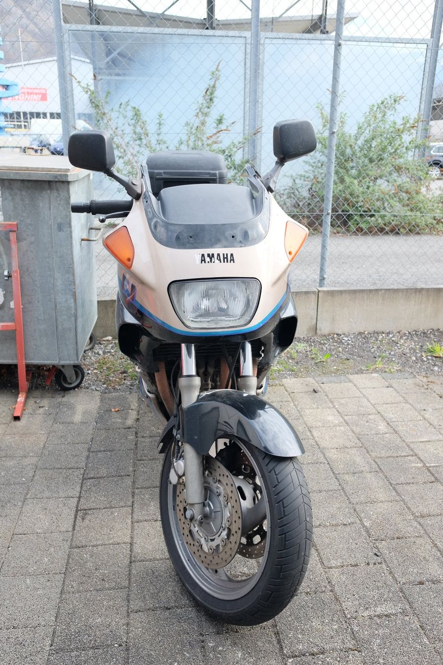 Yamaha Touring: Yamaha FJ1200 Teilespender – Usato da Sargans venduto da pirelli146 1