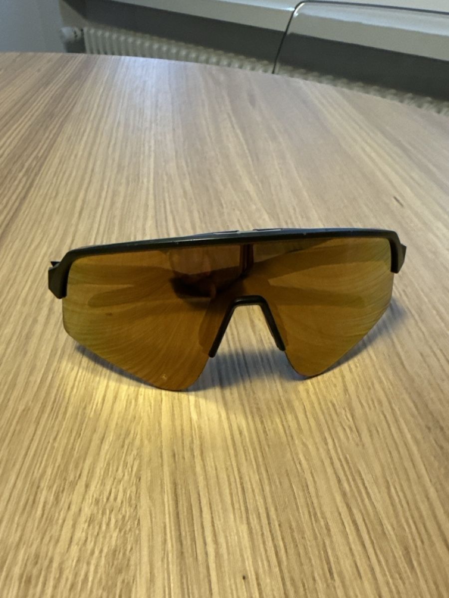 Oakley Occhiali & Lenti: Oakley Sutro sweep 24k – Nuovo (secondo la descrizione) da Uster venduto da Russicksrusso