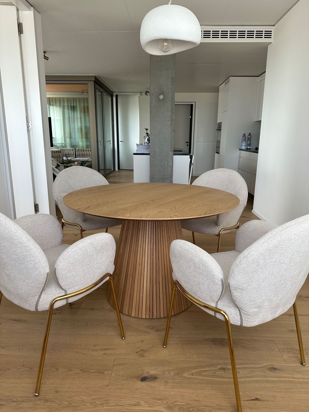 Tische: Esstisch 120cm – Gebraucht aus Zürich von helemilo