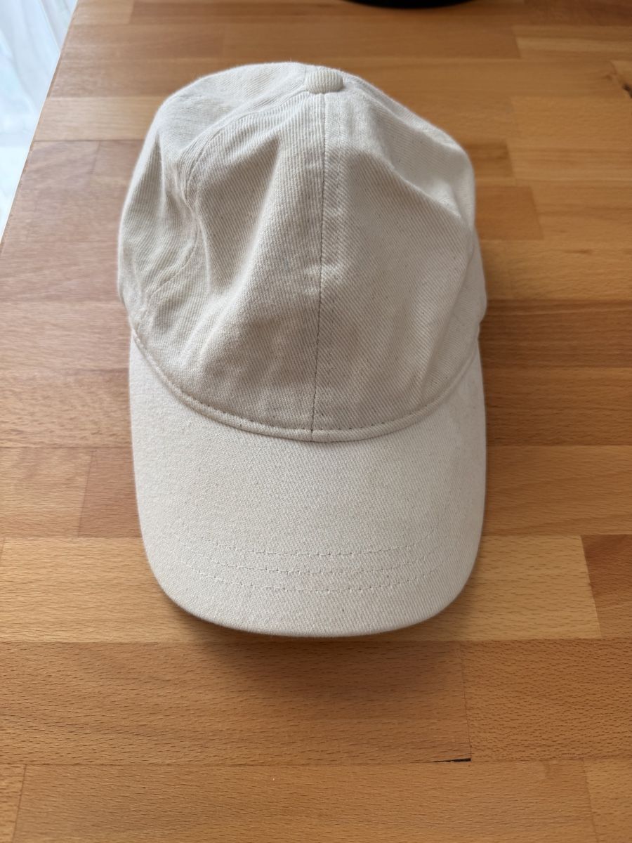 Zara Chapeaux, bonnets & casquettes: Zara Beige Cap, Size M – D'occasion à Zürich par Eb_ 1