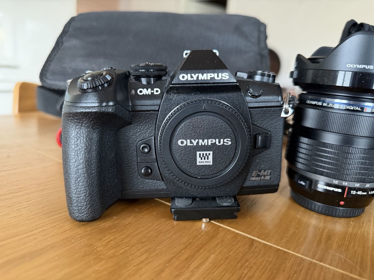 Olympus OM-D E-M1 mark 3 + 12-40 f2.8 pro + 40-150 f2.8 pro (Usato 