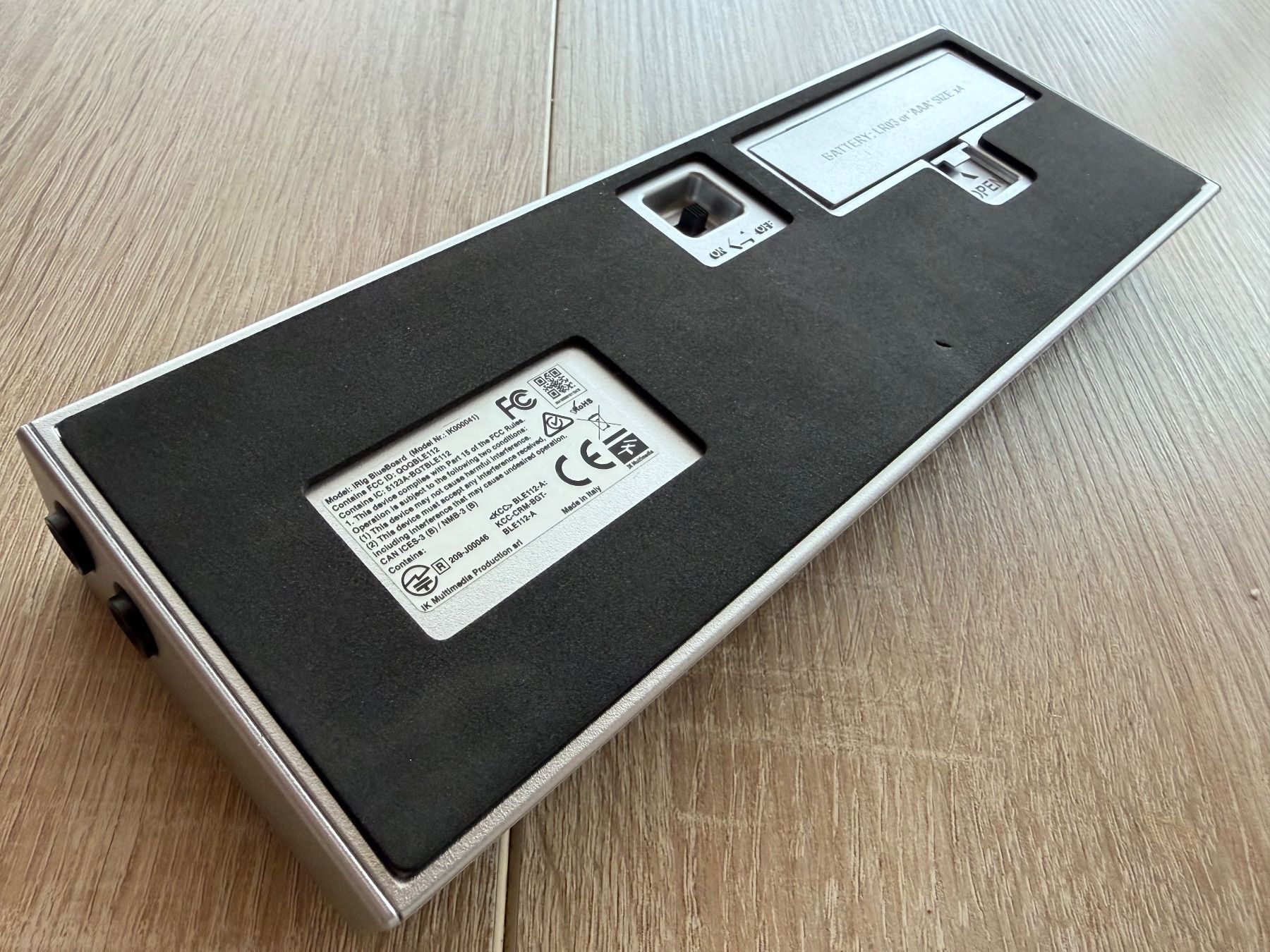 IK Multimedia Strumenti musicali: IK MULTIMEDIA IRIG BLUEBOARD MIDI SWITCH PEDAL AMPLITUBE MAC – Nuovo (secondo la descrizione) da Sion venduto da Hobby-mania 4