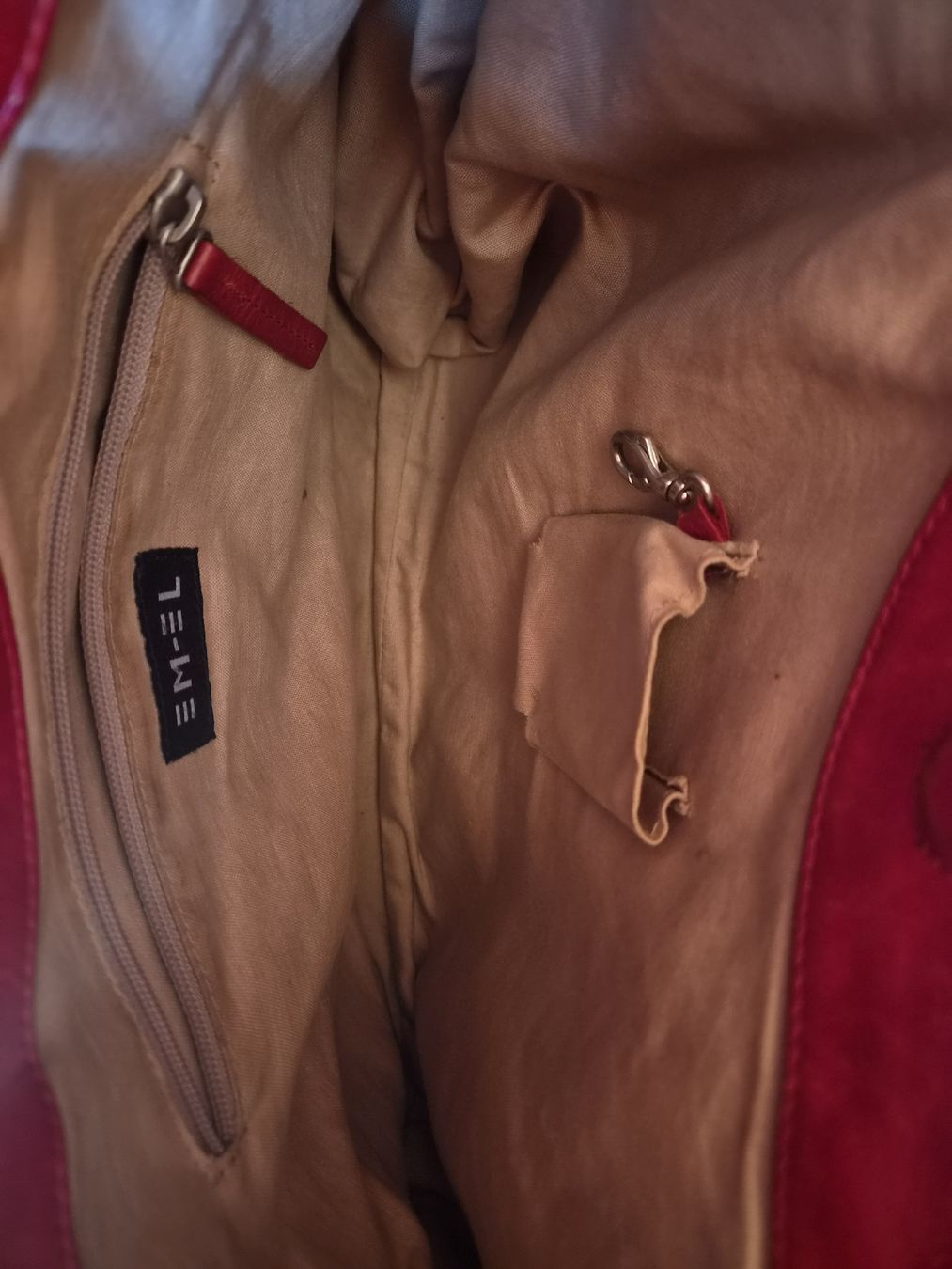 Borse da donna: Schöne EM-EL Schultertasche Leder Rot Blumenmuster  – Usato da Wattwil venduto da tannenmeise73 3