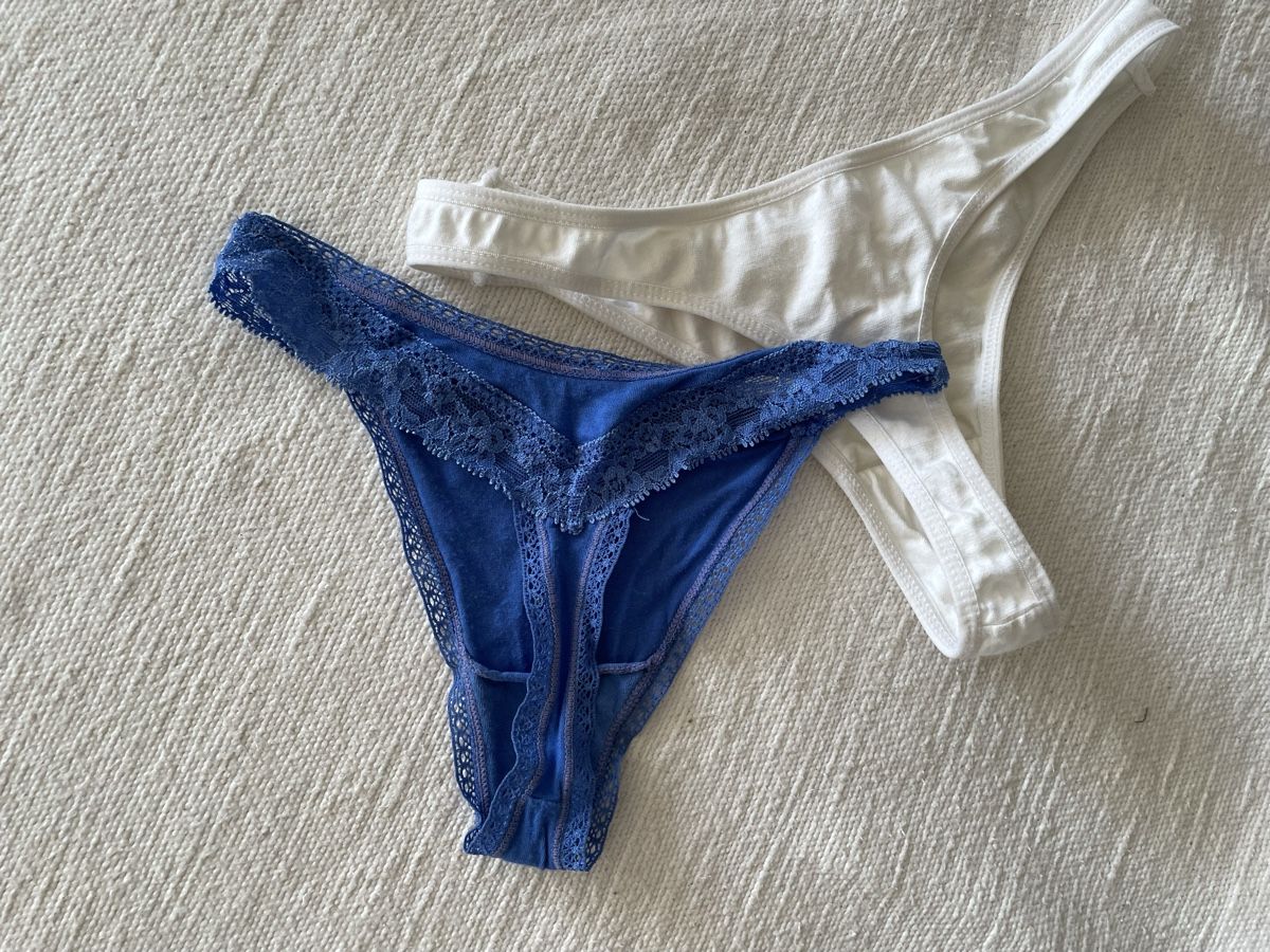 Altra biancheria intima: 2 Strings - Blue Lace & White Cotton - Size S – Usato da Möhlin venduto da Halylea 1