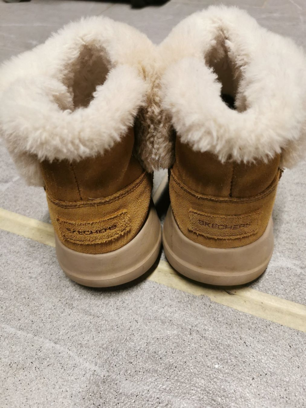 Skechers Scarpe per ragazze: 2 Paar Herbst-/Winterstiefeli Gr. 35 – Usato da Konolfingen venduto da torina85 2