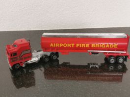 Yatming Flughafen Feuerwehr Sattelzugmaschine aus Druckguss