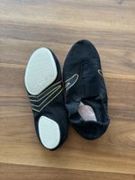 Gut erhaltene Gymnastikschläppli, schwarz, Grösse 34