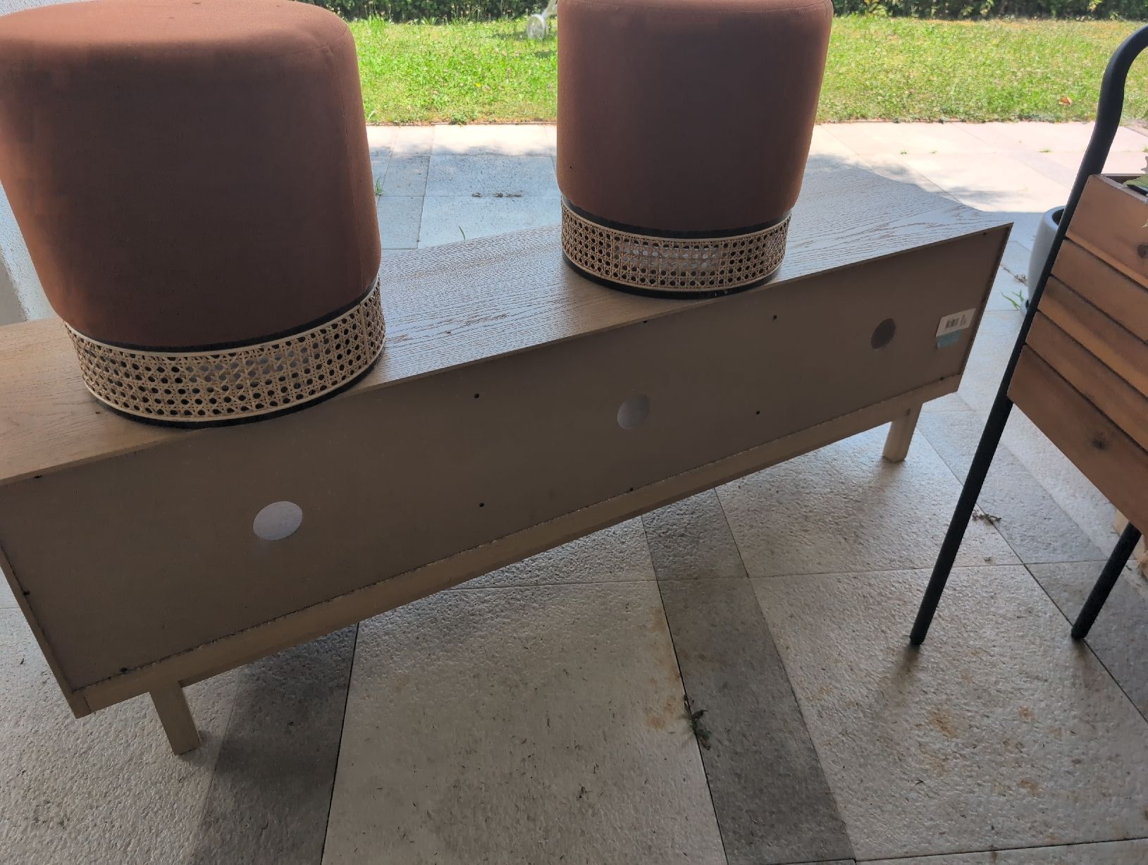 Mobili TV: Lowboard with 3 doors and 2 stools light wood good condition – Usato da Adliswil venduto da len_6fsr 3