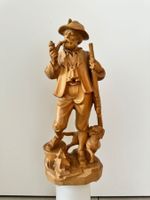 Holzfigur Jäger & Hund – Traditionelle Handwerkskunst 🍂