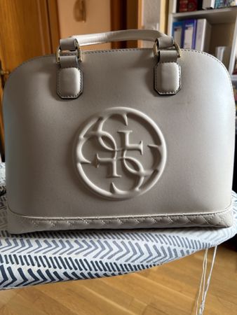 Handtasche Guess Logo beige guter Zustand gebraucht