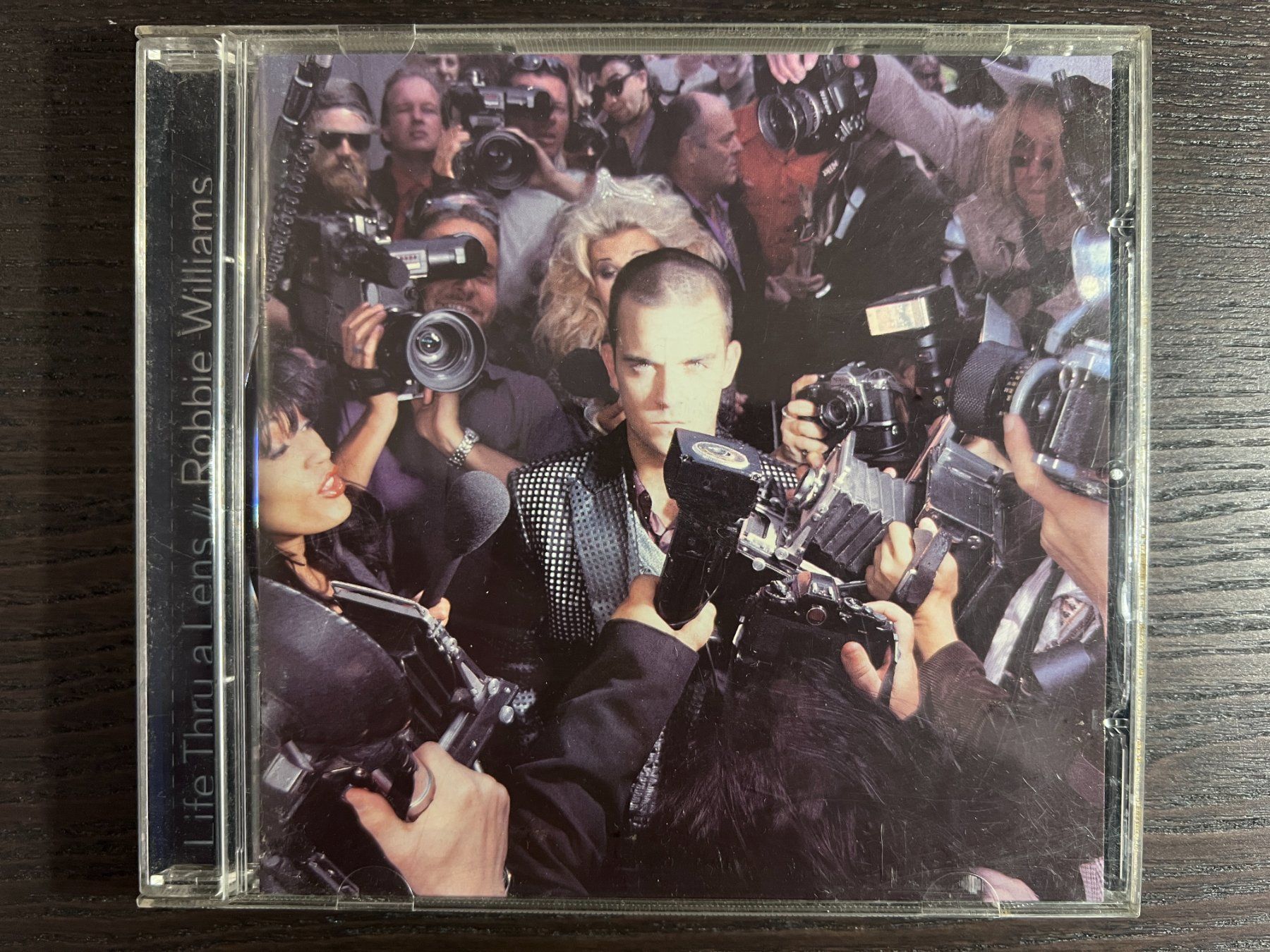 CD: Robbie Williams - Life Thru a Lens – Usato da Zürich venduto da MusikFreunde