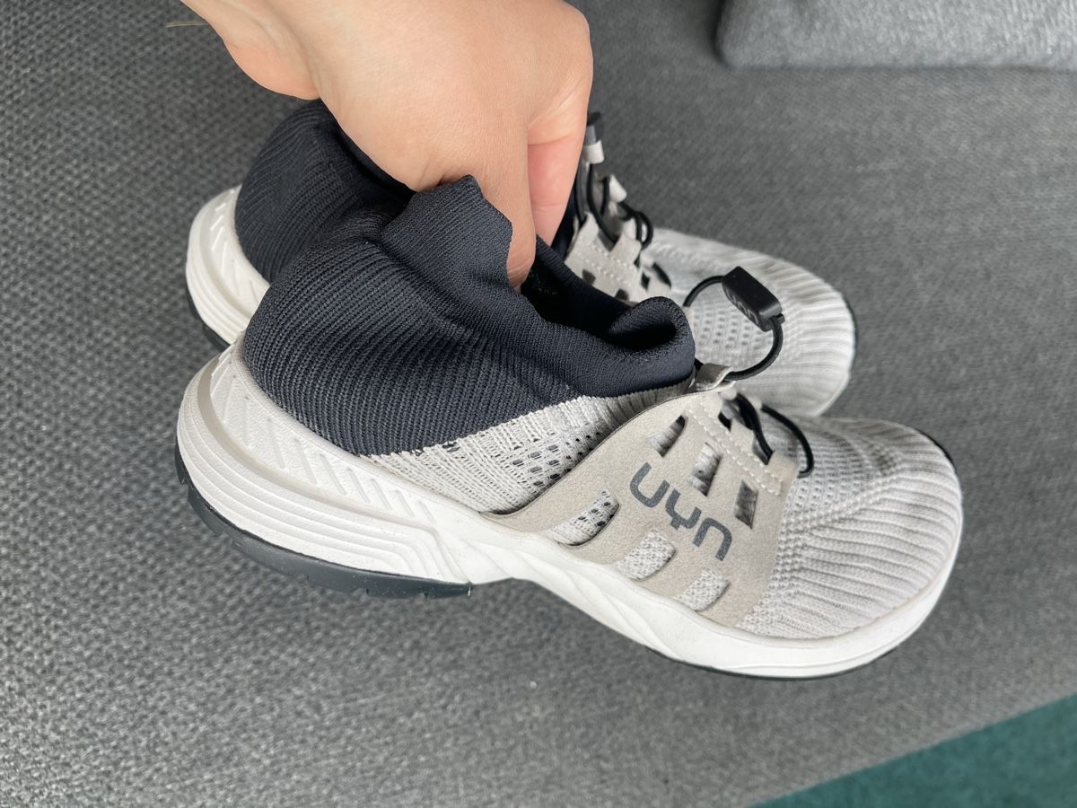 UYN Scarpe da donna: Turnschuhe Damen Grau Weiss Grösse 39 – Usato da Wetzikon ZH venduto da man_7mn7