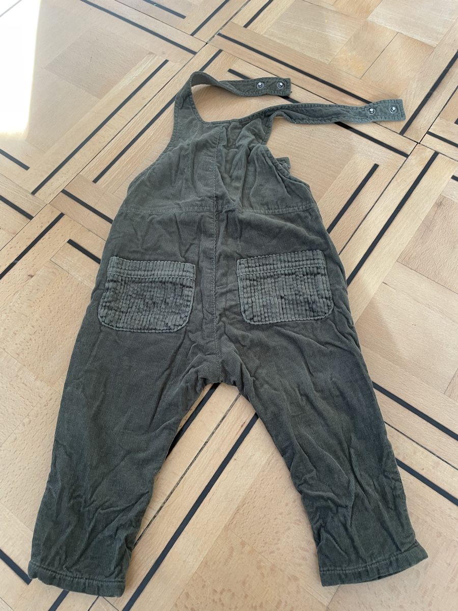 Completi: Coole Latzhose mit passendem Jäckli – Usato da Zürich venduto da mar_b89 1