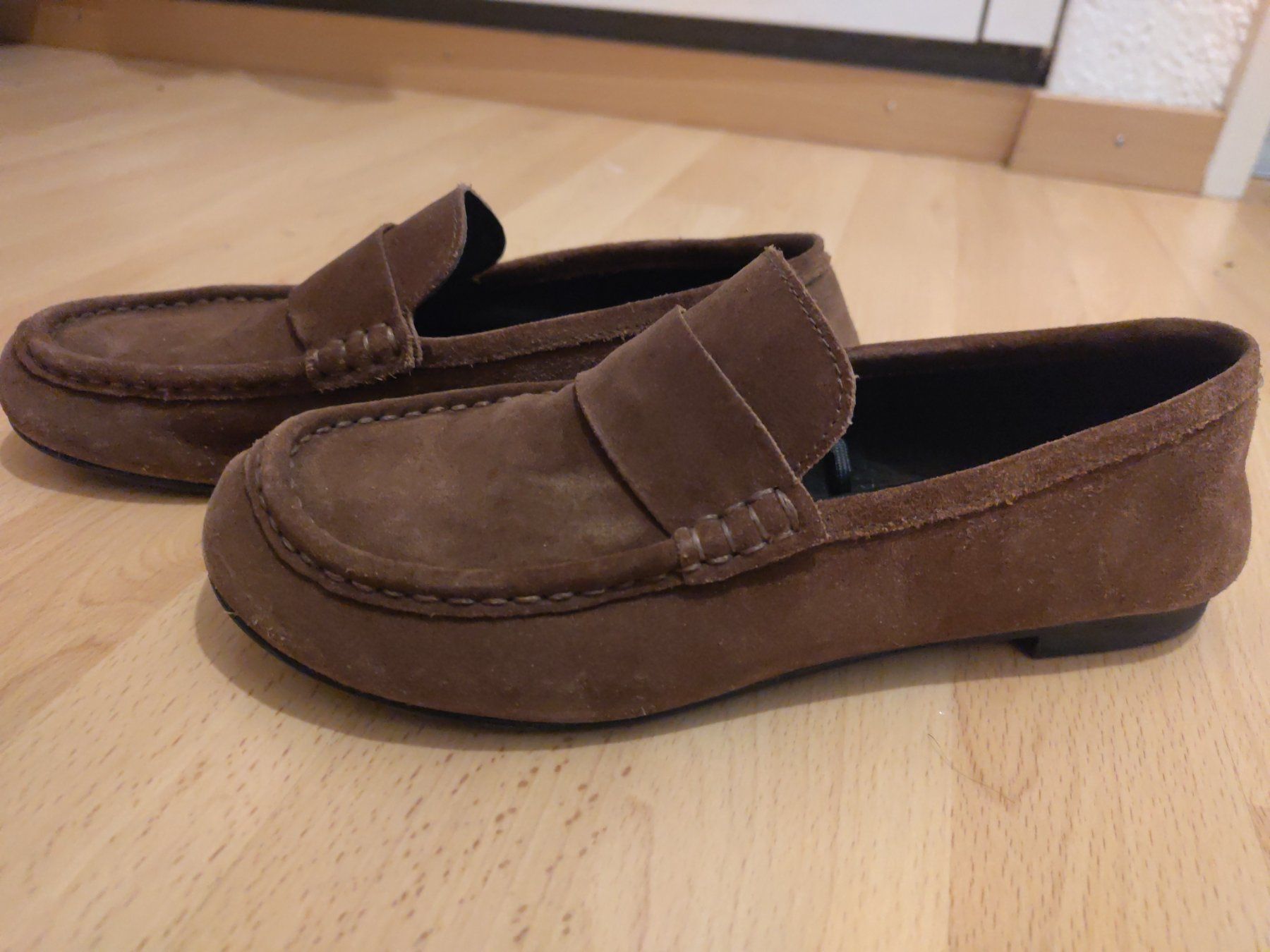 Zara Scarpe da donna: Mokasin aus Veloursleder – Usato da Luzern venduto da Carmen.Steiger 1