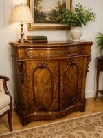 Elegante Kommode im Landhausstil