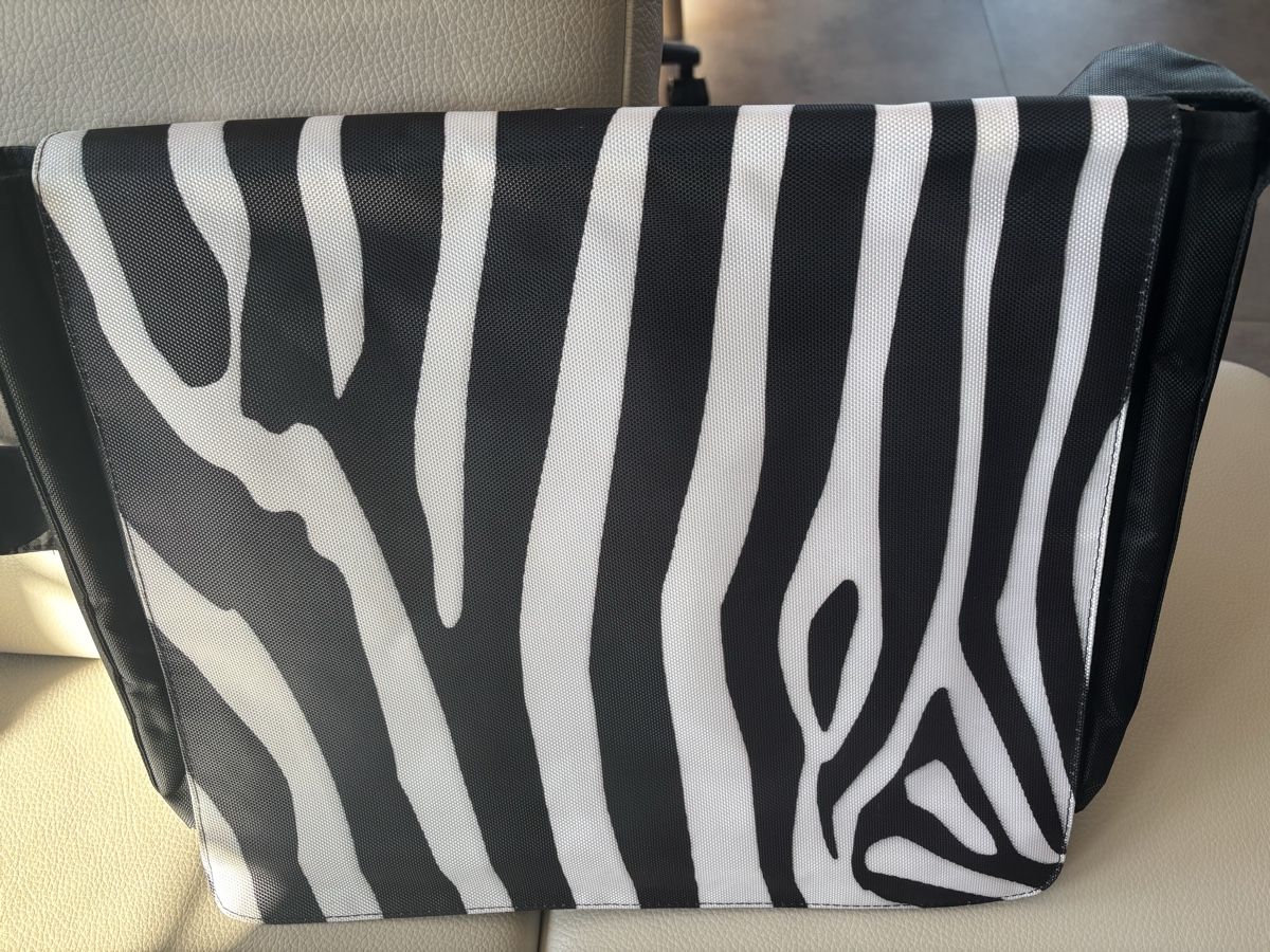 Borse: Laptop-Tasche mit Zebra-Muster – Nuovo e nell'imballaggio originale da Wald AR venduto da bertli00