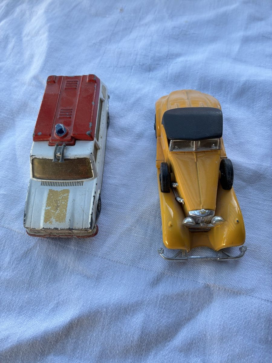 Kit di modellismo & Modellini statici: Lot de 4 voitures défectueux – Usato da Les Bayards venduto da Mutz51 1