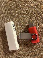 Clé USB rotative rouge