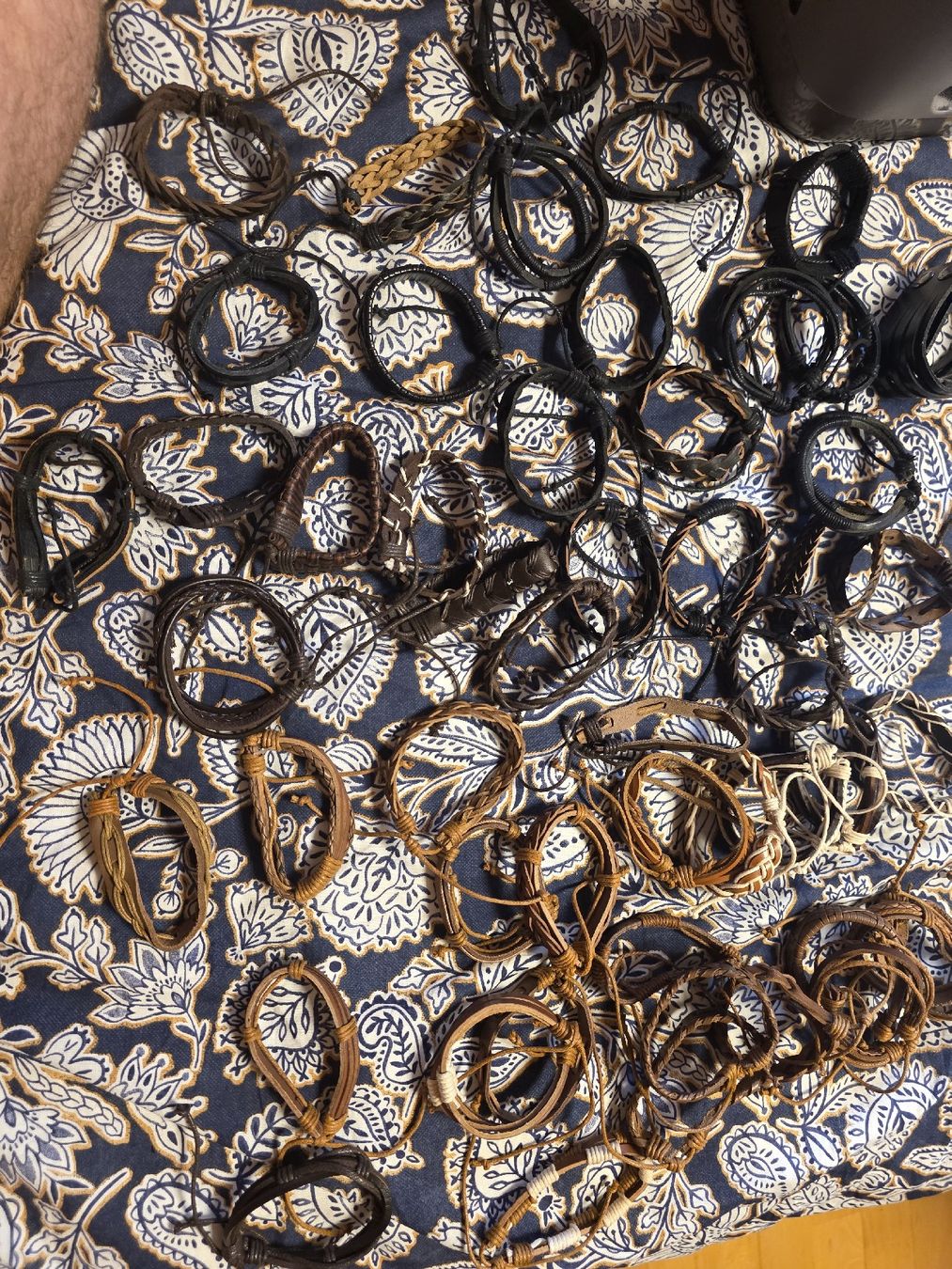 Armbänder & -reifen: Lot bracelets tressé noir et brun . – Neu (gemäss Beschreibung) aus Carrouge VD von Bogdan95 4