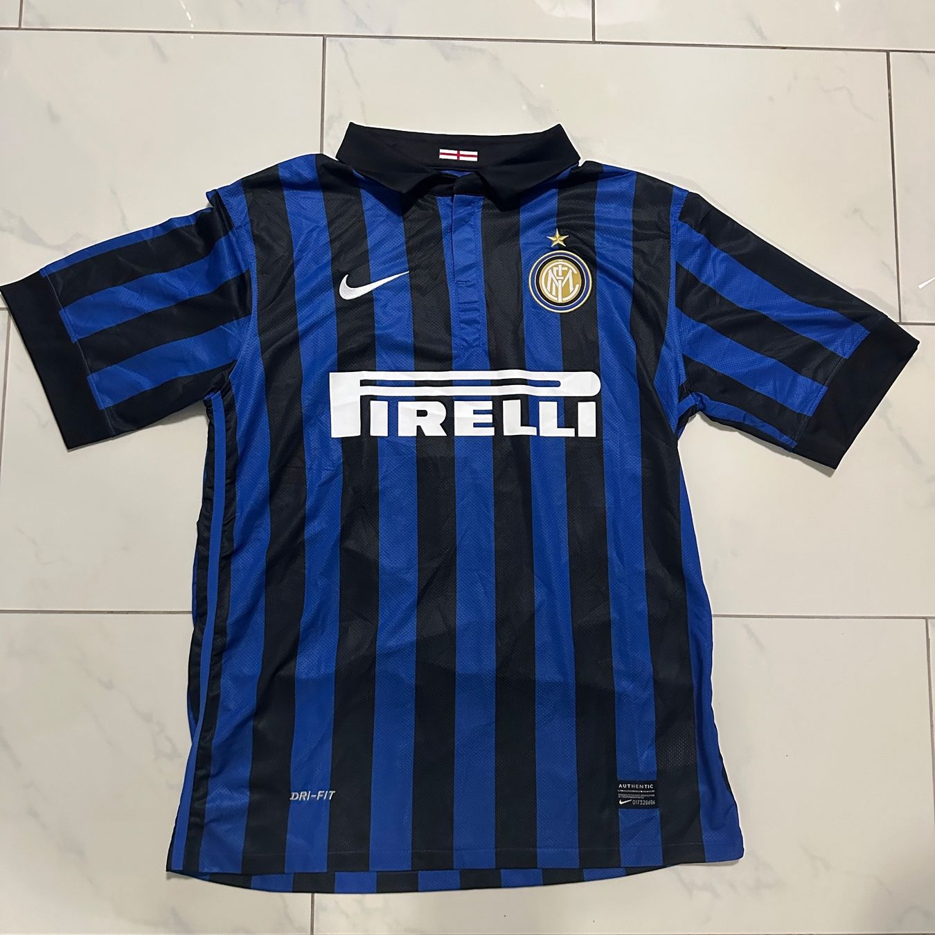 Nike Maillots de corps & Pantalons: Inter Mailand Sneijder Trikot Grösse L – Neuf (Voir description) à Liestal par tha_dg6j