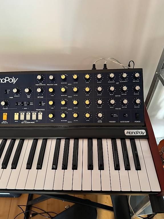 Behringer Strumenti musicali: Synthe berhringer Monopoly – Nuovo e nell'imballaggio originale da Lausanne venduto da vik_8cdj 1
