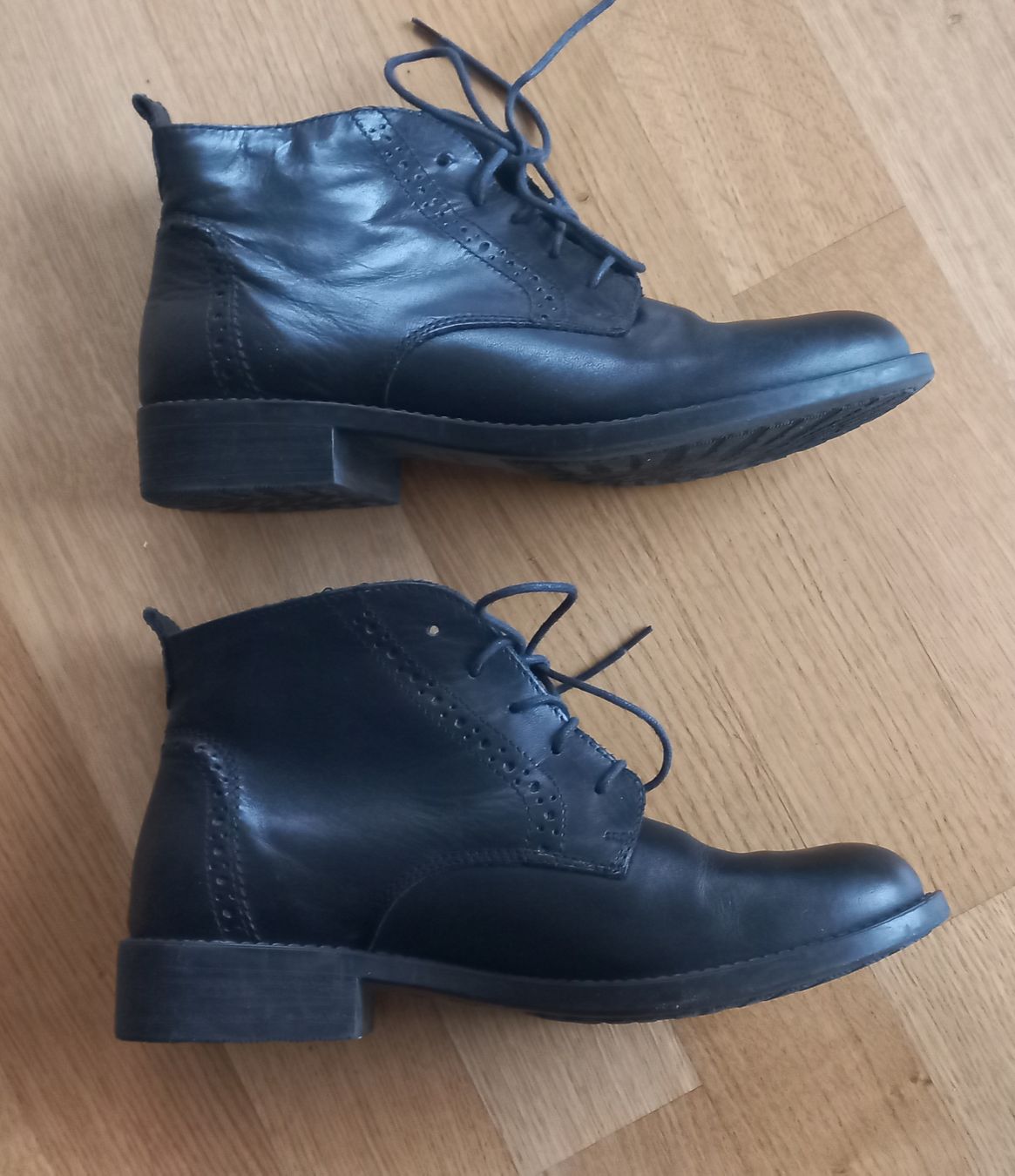 Tamaris Scarpe da donna: Tamaris Stiefeletten / bottines / ankle boots – Usato da Zürich venduto da vgr_sb8k 1