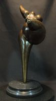 signierte Bronze Skulptur auf Steinsockel, abstrakte Figur