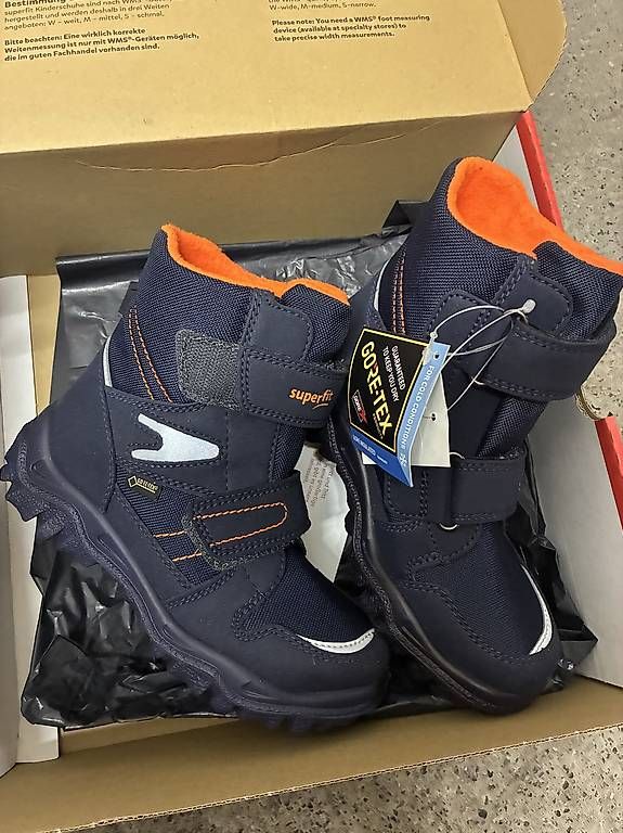 Schuhe für Jungen: Winterstiefel  – Neu und originalverpackt aus Bern von Aniba23
