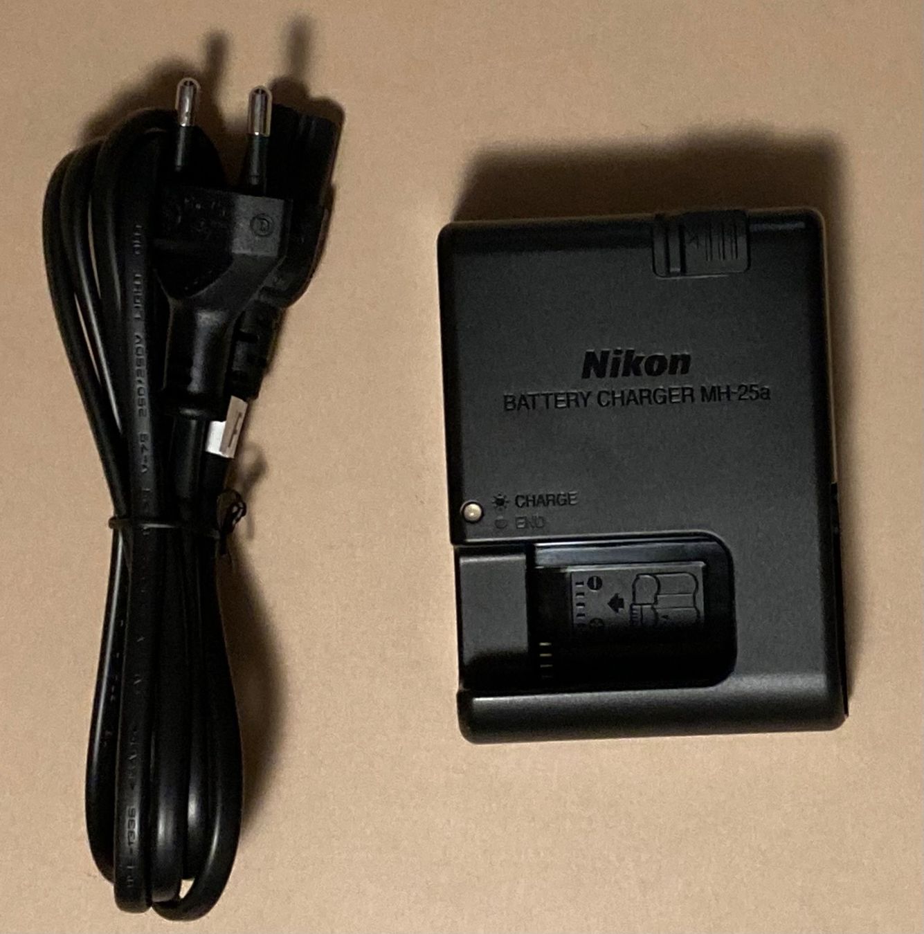 Nikon Akkus & Batterien: Nikon Battery Charger MH-25a – Neu (gemäss Beschreibung) aus Ebmatingen von salt02