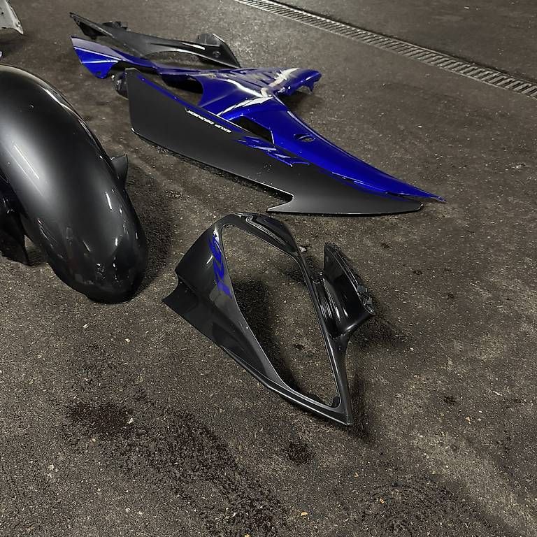 Tutti i ricambio per moto: Yamaha R6 Verkleidung  – Usato da Horw venduto da guggertim 3