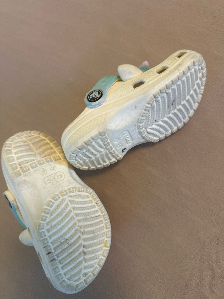Crocs Scarpe per ragazze: Crocs Kinder Schuhe, Gr. 8, Einhorn Design, Top! – Usato da Schwerzenbach venduto da kar_gtx9 1