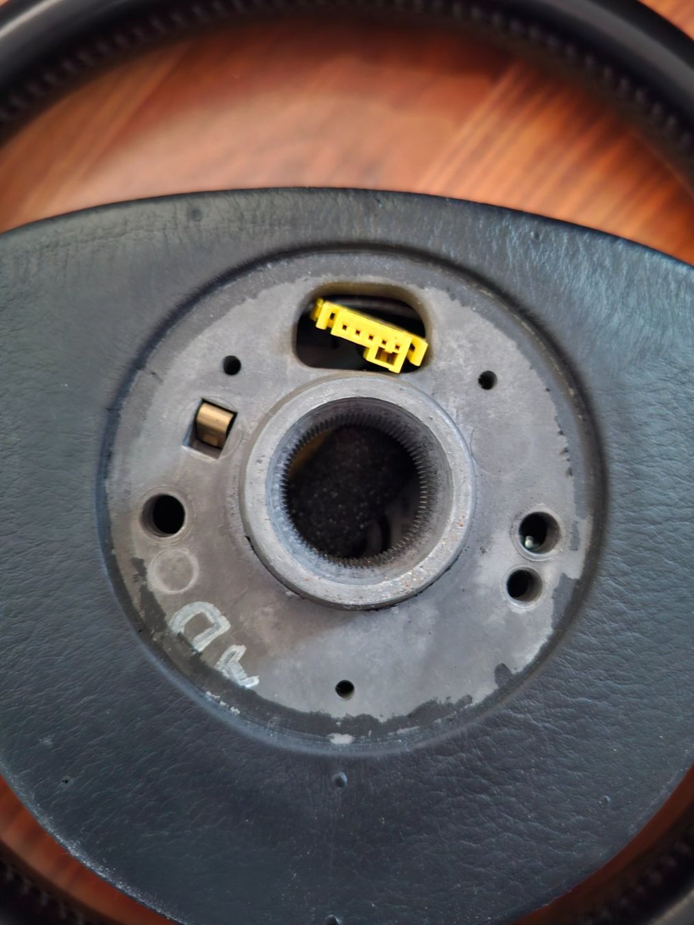 Volkswagen Tutti pezzi di ricambio auto: VW Golf 4 Lenkrad Original – Usato da Hünibach venduto da Pas_gn26 3