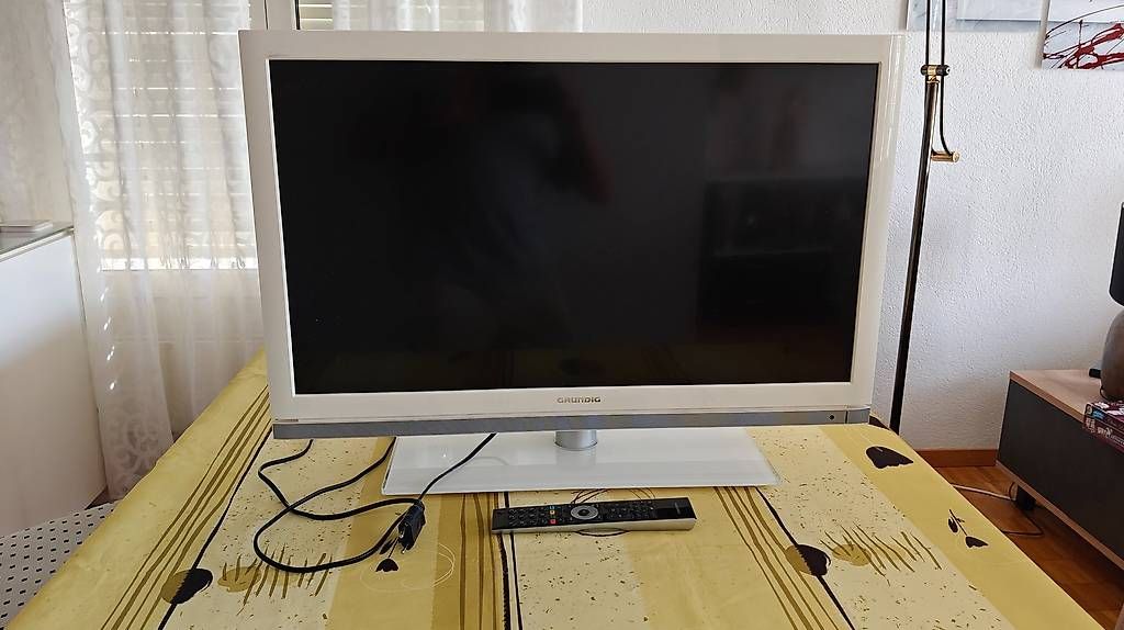 Appareils TV: 32" Fernseher Grundig weiss – D'occasion à Klingnau par wal_68wl