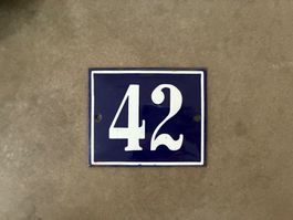 Altes Emailschild Hausnummer 42