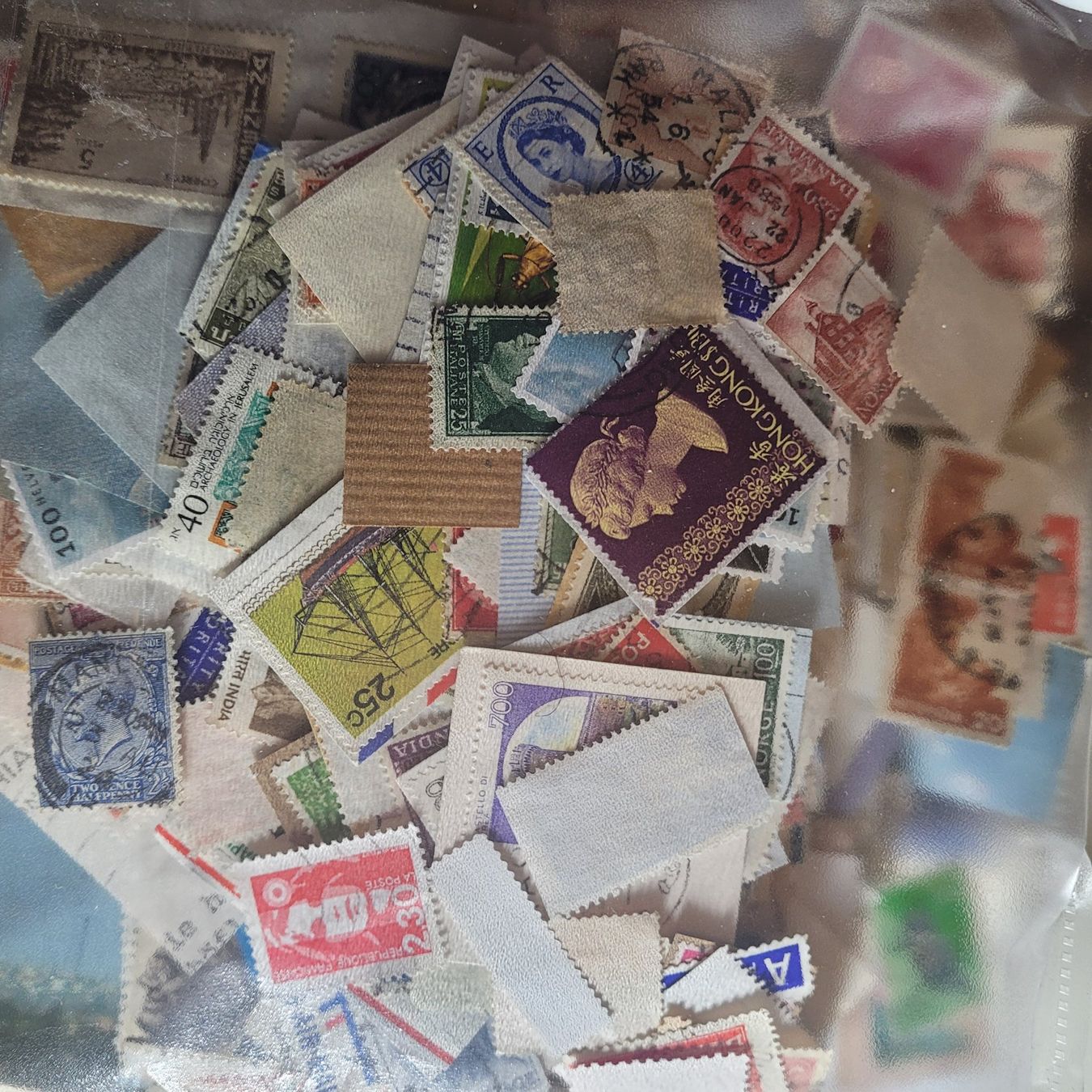 Tutti i francobolli: Lot Monde environ 175 gr – Usato da Colombier NE venduto da Colombier 1
