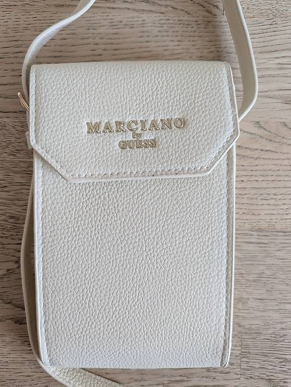 Guess Altro in  Abbigliamento & Accessori: Tracolla Marciano by Guess. – Usato da Pregassona venduto da mik_x5y6 1