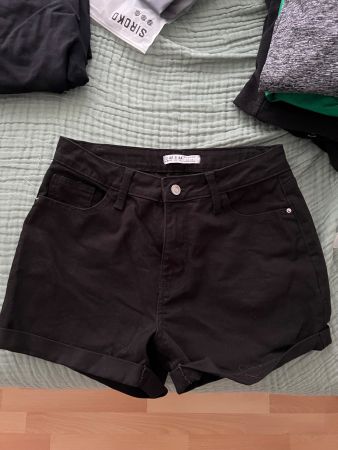Schwarze Jeansshorts Damen Gr. 40/42, top Zustand, Sommer ☀️