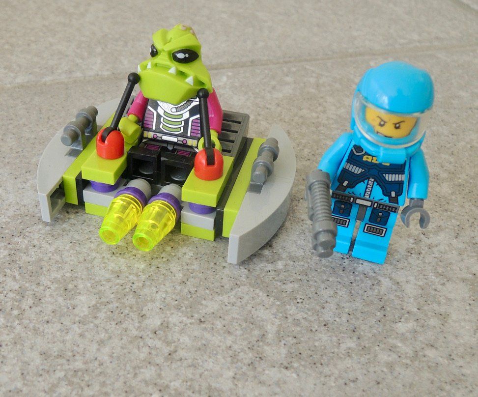 Lego Baukästen: Lego Alien Conquest 7049: Kleines Raumschiff – Gebraucht aus Gebenstorf von  2