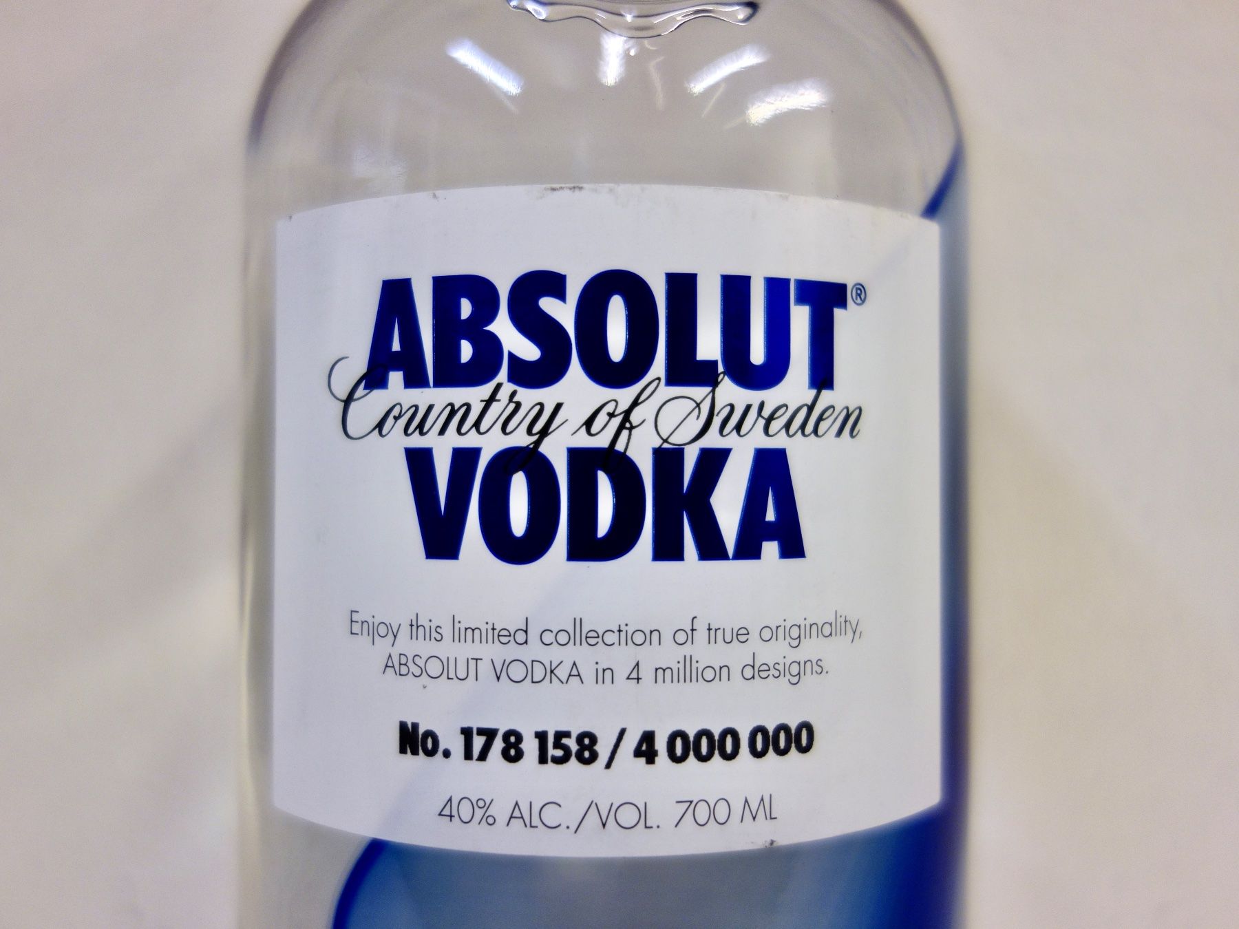 Absolut Vodka Spirituosen: 1 x ABSOLUT VODKA ABSOLUT ORIGINALITY Edition 2013 – Neu und originalverpackt aus Kerzers von zimmergruen 1