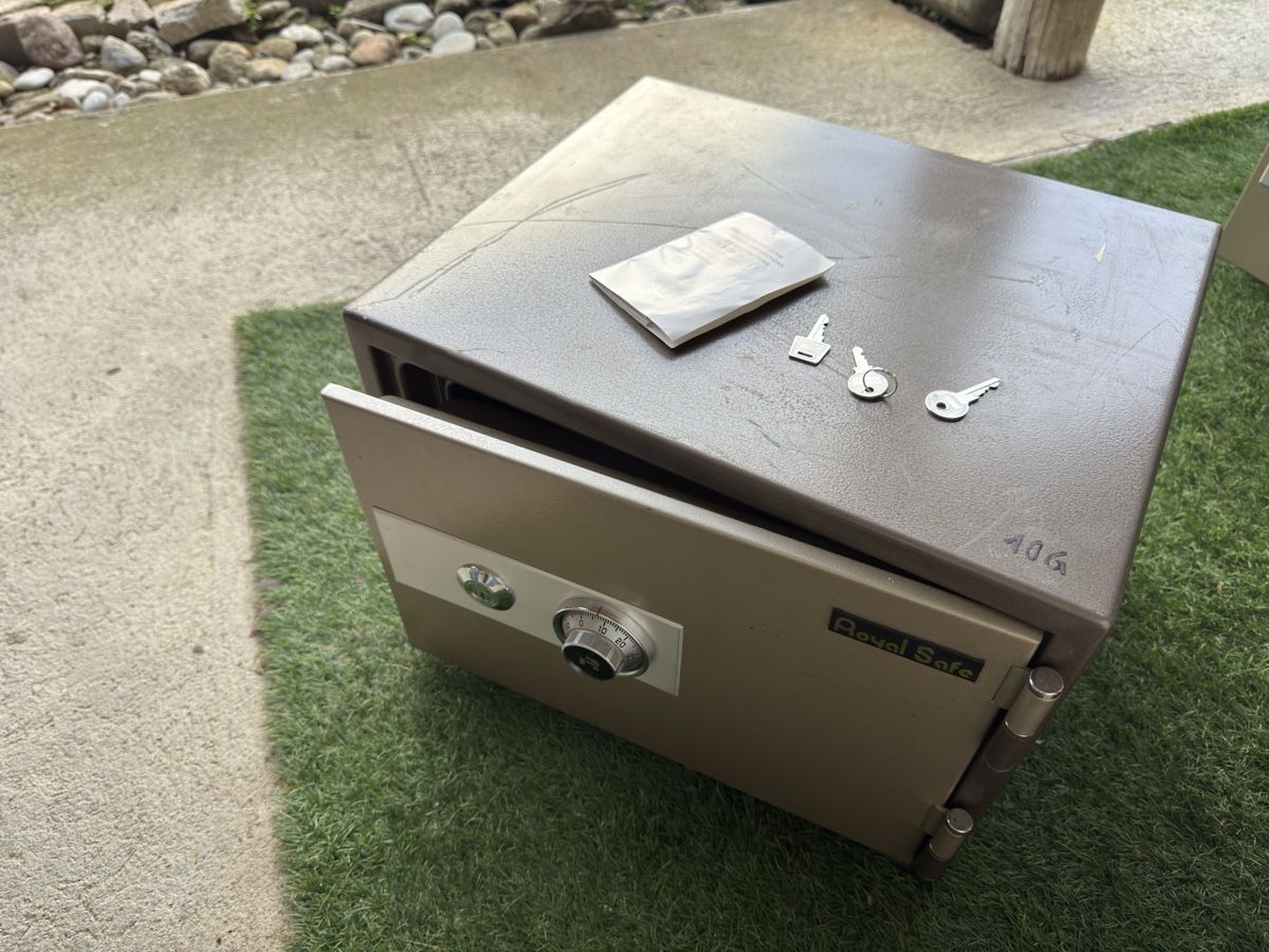 Tresor: ROYAL SAFE  – Gebraucht aus Schwendibach von _pascal_14_