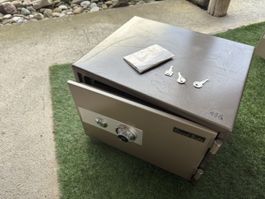 ROYAL SAFE 
