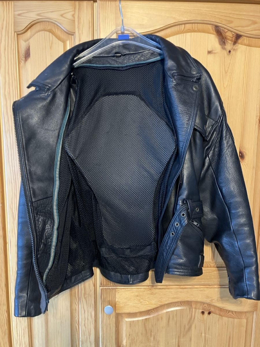 Held Giacche: Motorradlederjacke Held Grösse 40 schwarz – Usato da Balterswil venduto da Swiss611 1