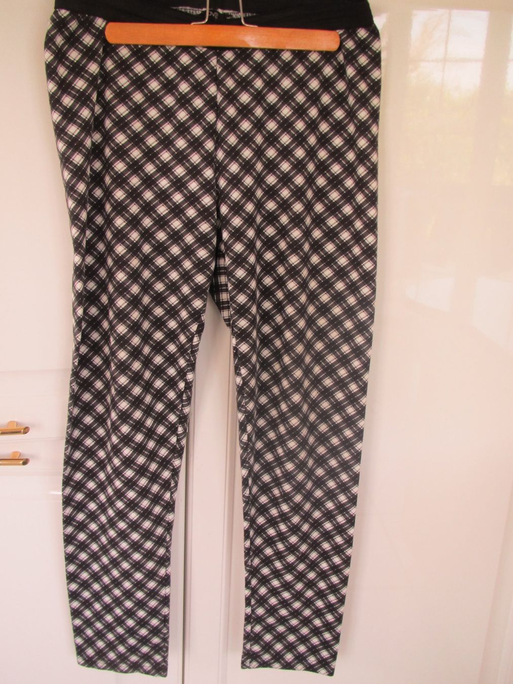 Pantaloni: 2 PANTALONS D'INTERIEUR OVS CHICOREE – Usato da Murten venduto da Selliot 1