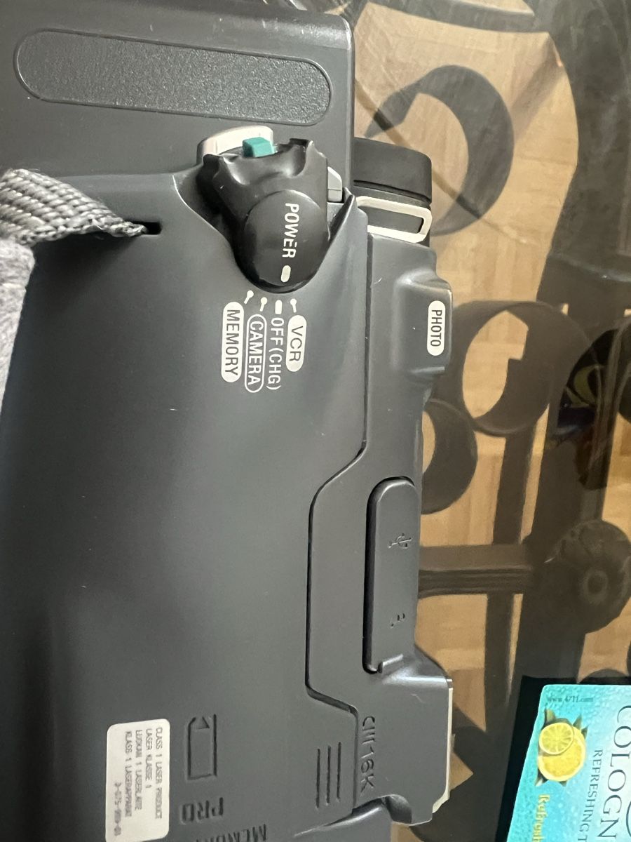 Sony Videocamere: Sony Handycam DCR-TRV60 E – Usato da Zürich venduto da jao_2bx7 1